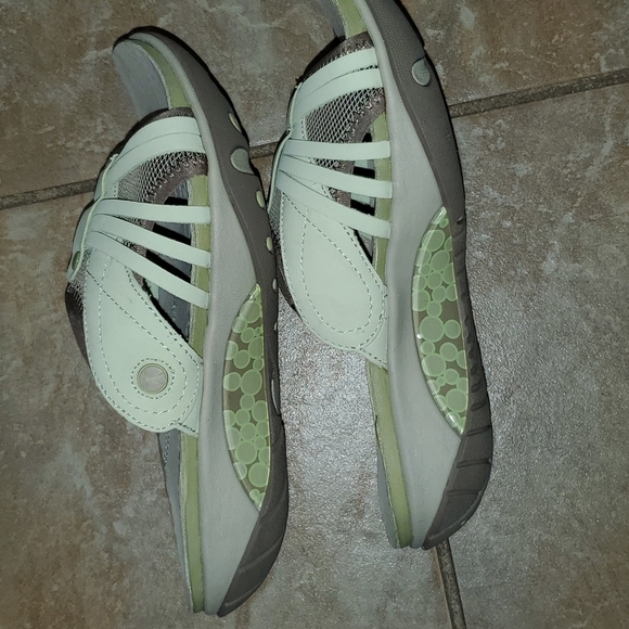 BNIB Hush Puppies Motion Sandals - Picture 4 of 6